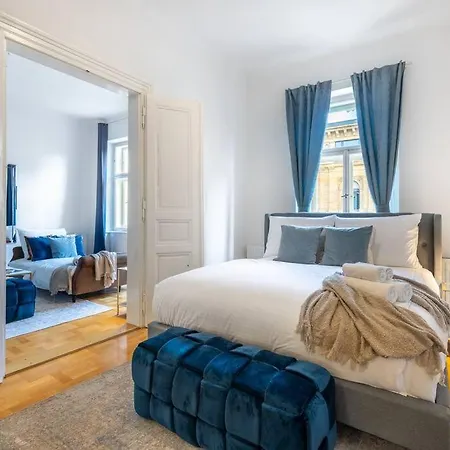 Charming 2br Old Town In Prime Location By Easybnb Premium *