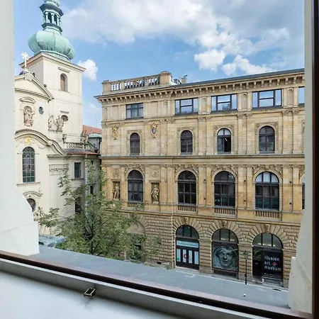 Charming 2Br Old Town Apt In Prime Location By Easybnb Premium