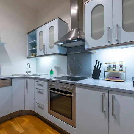Charming 2bedroom Old Town Prag