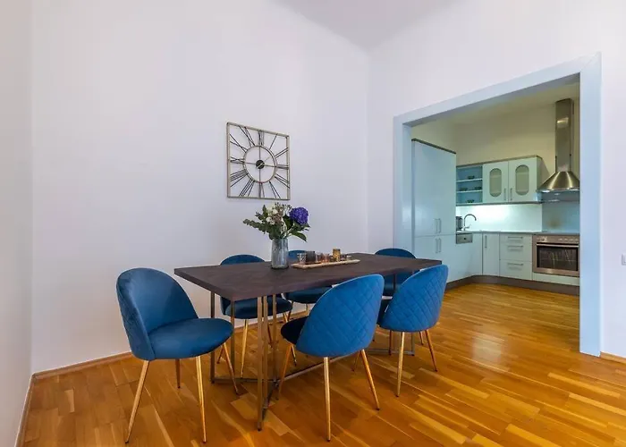 Charming 2bedroom Old Town *