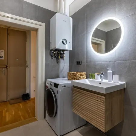 Charming 2br Old Town In Prime Location By Easybnb Premium