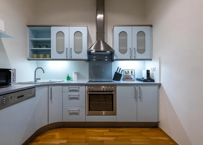 Charming 2Br Old Town Apt In Prime Location By Easybnb Premium