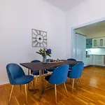 Charming 2br Old Town In Prime Location By Easybnb Premium *